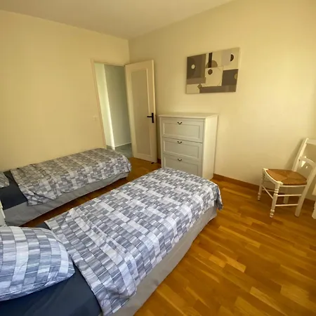Appartement - T3 - 2 - 5 Personnes - Garage - Clim - Port à 300 M *