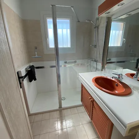Appartement - T3 - 2 - 5 Personnes - Garage - Clim - Port à 300 M Fréjus